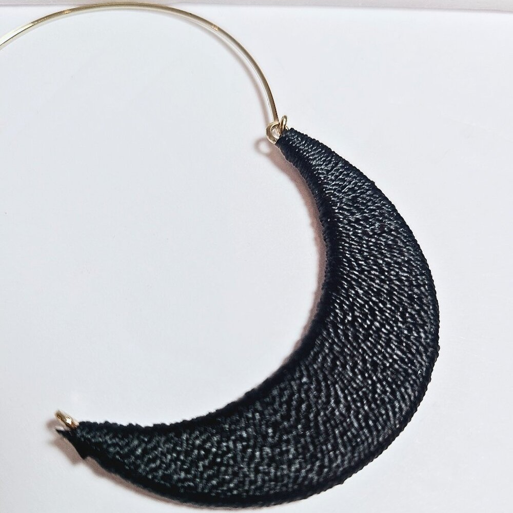 Black & Gold Woven String Hoop Earrings – Boho Chic - Picture 6 of 7